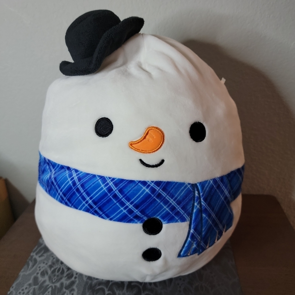 SQUISHMALLOWS 12 inch Manny the Snowman